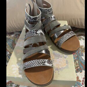 Very G snakeskin sandals EUC Size 6.5